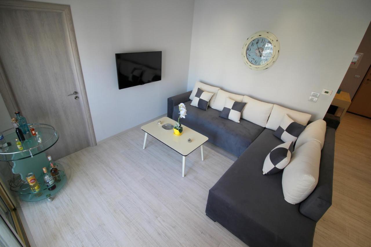 Luxury Seafront Apartments Sarandë 외부 사진
