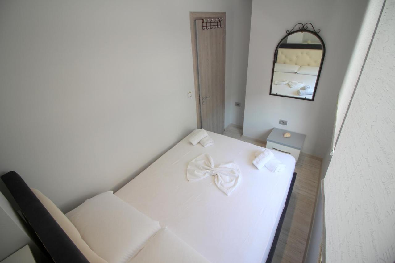 Luxury Seafront Apartments Sarandë 외부 사진