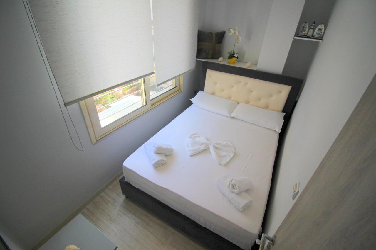 Luxury Seafront Apartments Sarandë 외부 사진