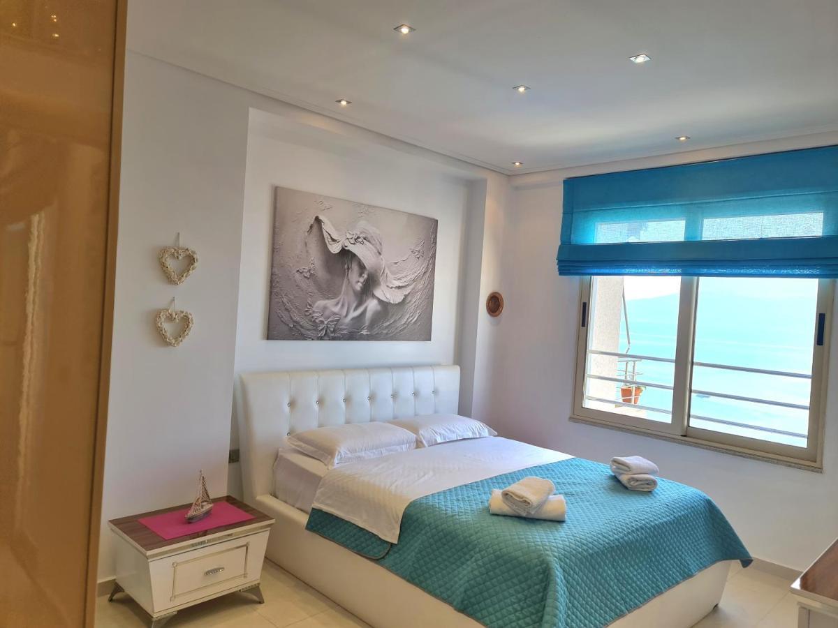 Luxury Seafront Apartments Sarandë 외부 사진