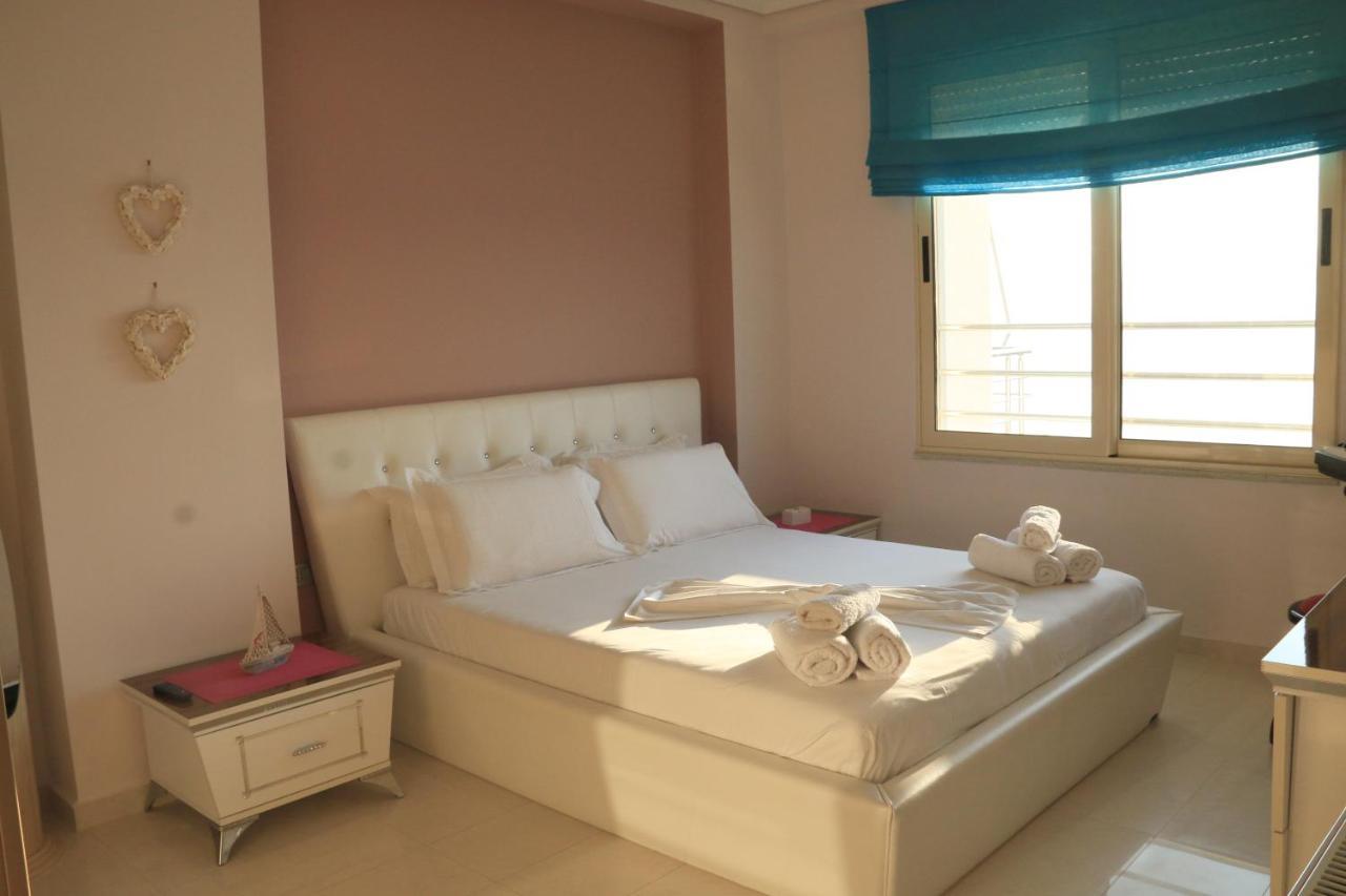 Luxury Seafront Apartments Sarandë 외부 사진